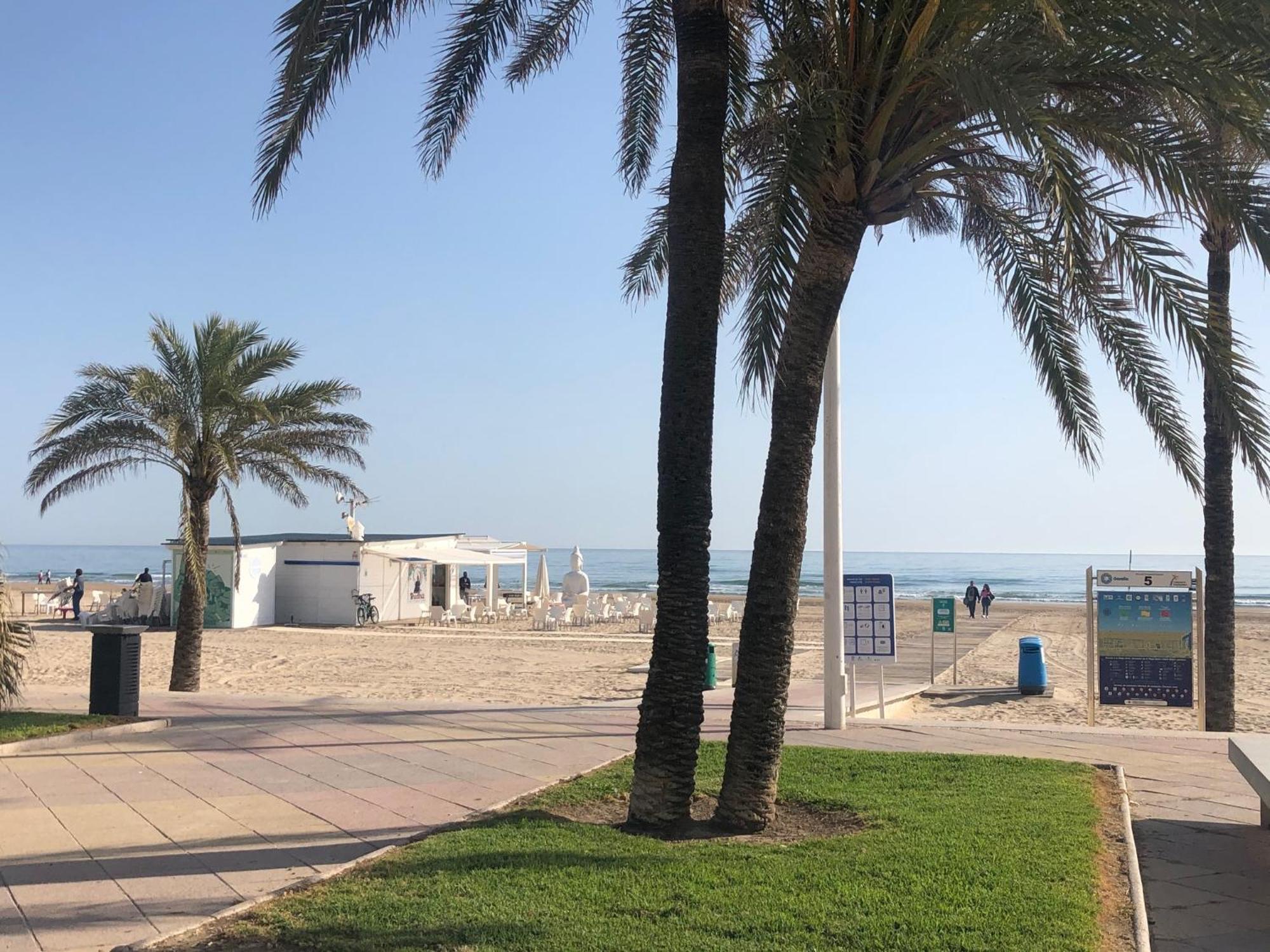 Playa De Gandia 1Ere Ligne El Galeon Apartment Exterior foto